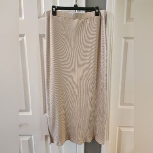 Old Navy Light Beige Ribbed Midi SKIRT - Size LARGE- Never Worn